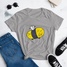 Load image into Gallery viewer, BEE GIRL- Women&#39;s t-shirt FIT