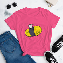 Load image into Gallery viewer, BEE GIRL- Women&#39;s t-shirt FIT