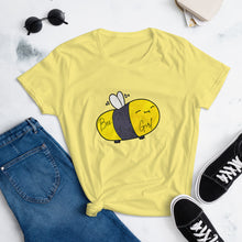 Load image into Gallery viewer, BEE GIRL- Women&#39;s t-shirt FIT